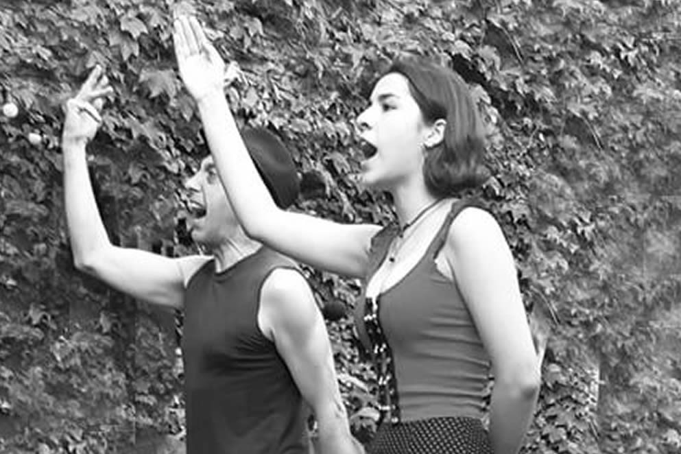 Sergio Abaldi y Selene Pietkun en el Festival de Poesía en el Jardín Botánico