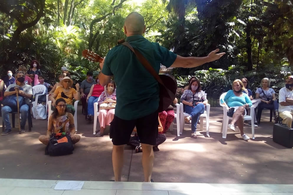 Brújula verde. Autor: Gabriel Maugeri