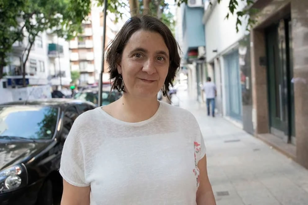 Débora Mundani en el Living sin tiempo