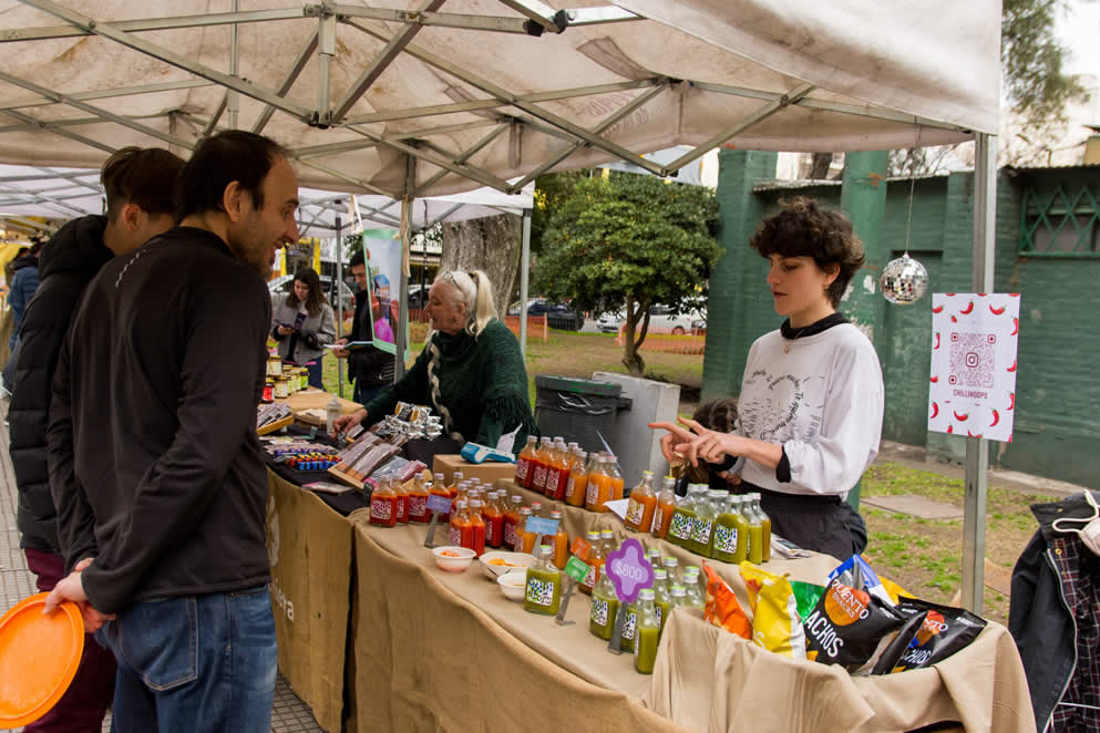 Dónde encontrar “Sabe la Tierra”, la feria que recorre plazas y parques