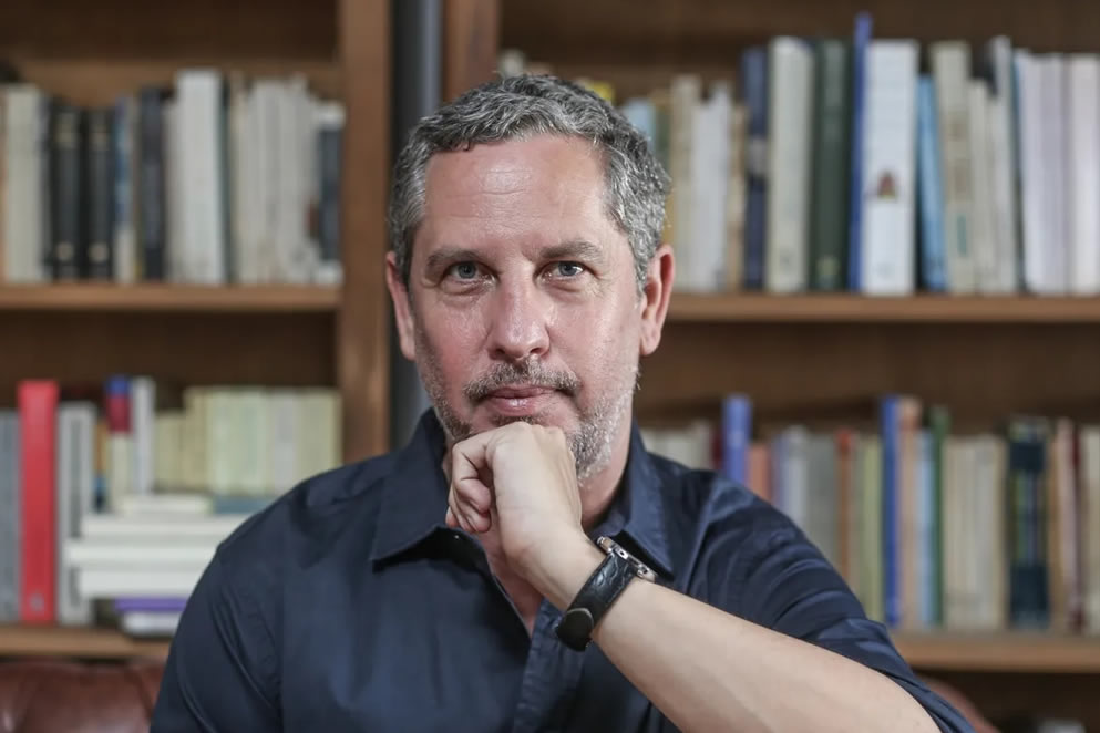 Guillermo Martínez: “Era un niño bolche”