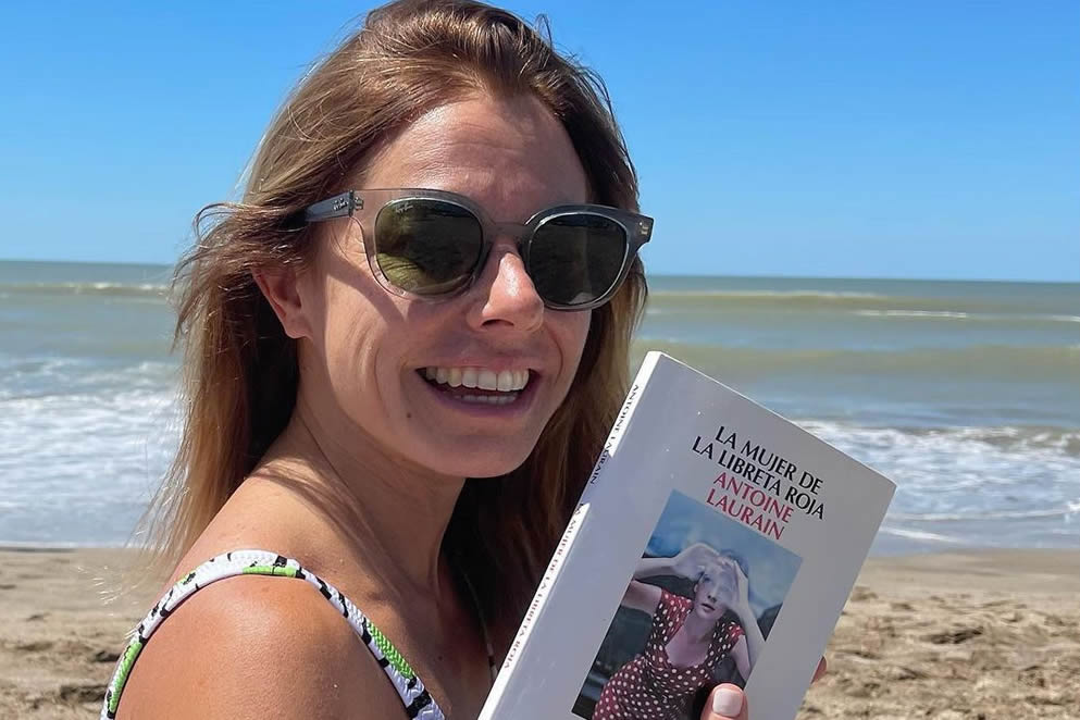 “La mujer de la libreta roja” de Antoine Laurain. Por Nuria Gómez Videla