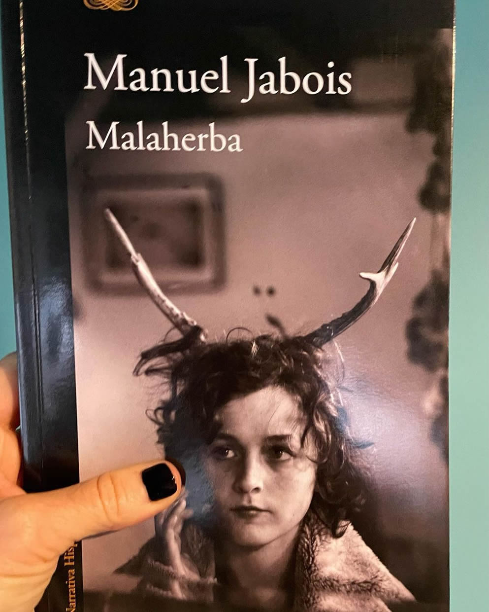 “Malaherba” de Manuel Jabois. Por Nuria Gómez Videla