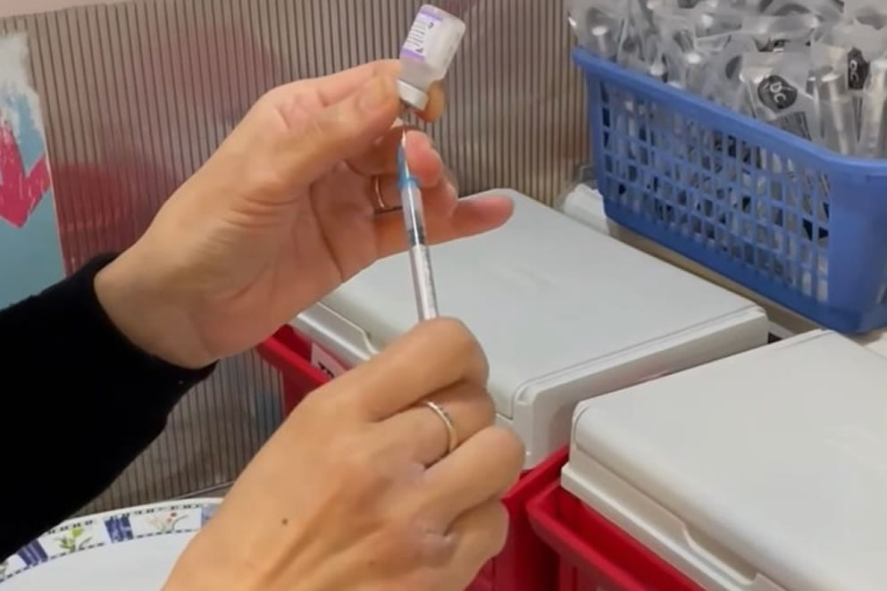 Sacando fotos para no registrar lo que nos pasa. Por Nacho López