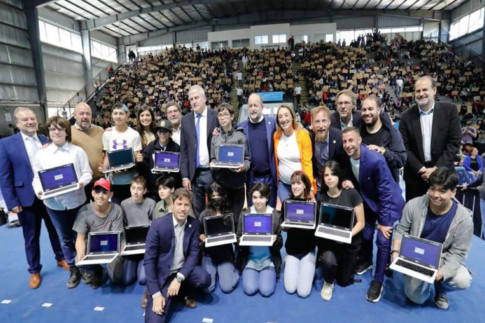 Conectar Igualdad y Conectar Igualdad Lomas: más de 1000 estudiantes recibieron su netbook