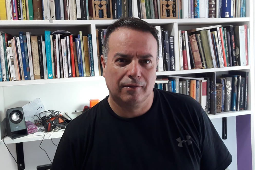 Egresado de la UNQ gana prestigioso torneo de literatura en EE.UU