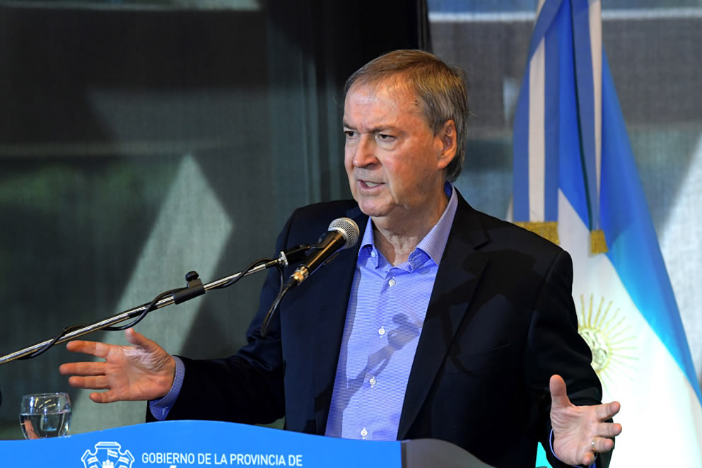 La ancha avenida del medio