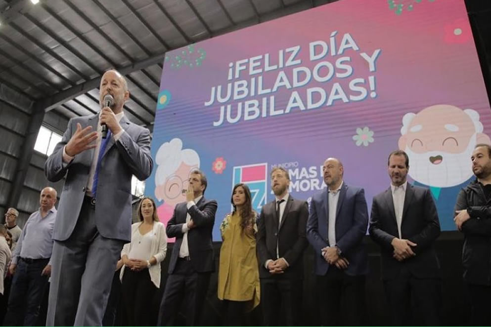 El Municipio celebró el Día del Jubilado y la Jubilada en el Microestadio de Lomas