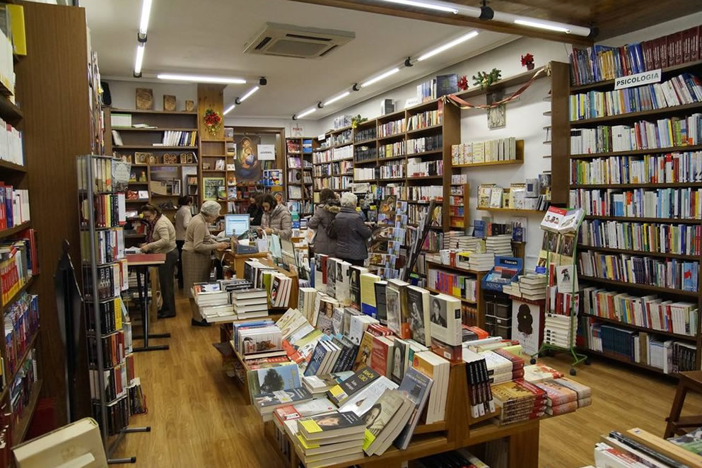 Miguel D´Amato: “Librería Biblos”