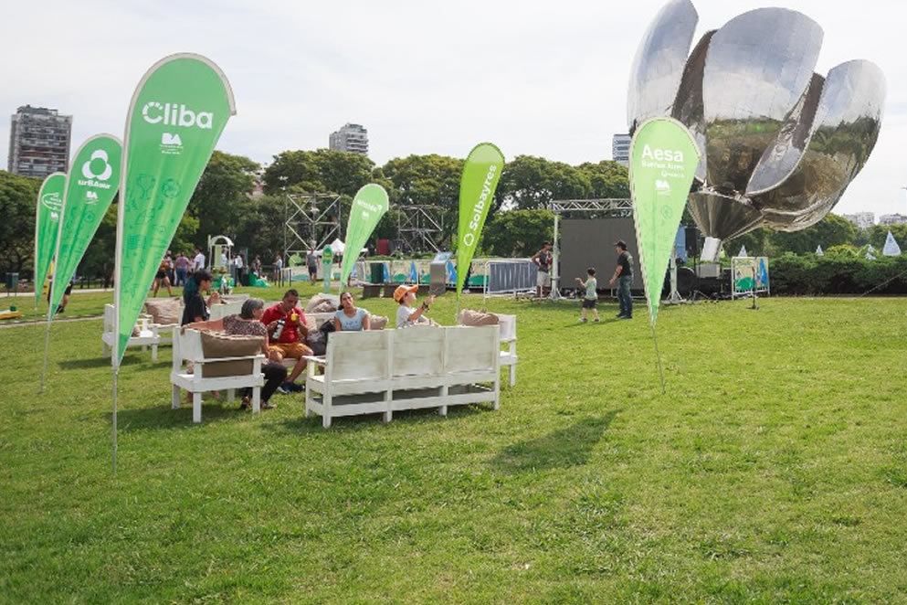 «Los pies en el Pasto» viernes 21/10 en el Planetario