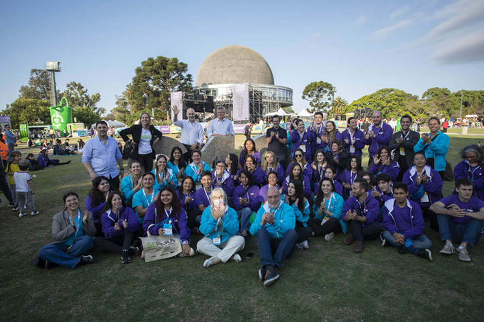Multitudinaria participación del Festival Los Pies en el Pasto Edición C40 en el Planetario