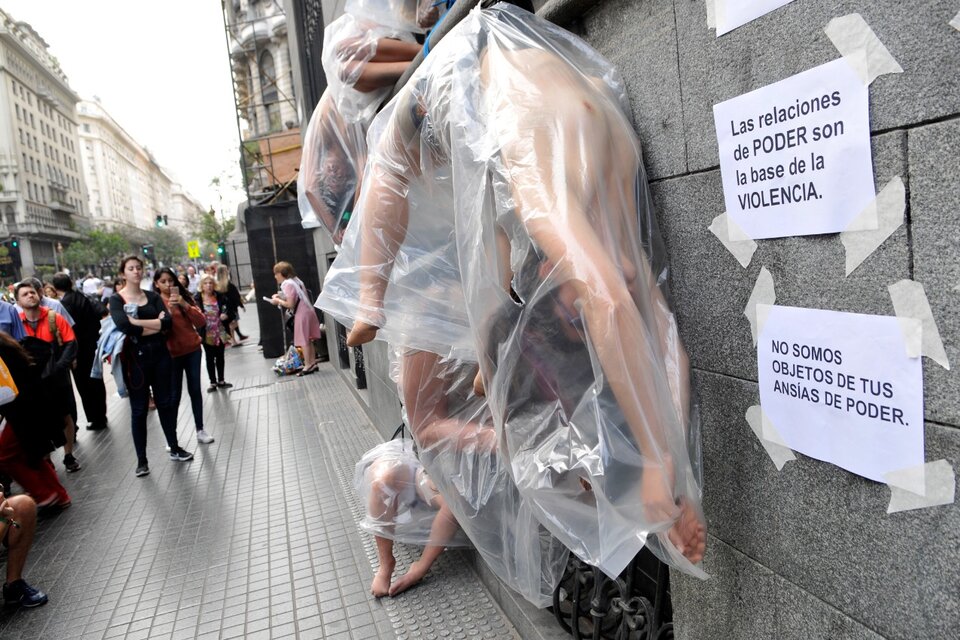 Casi la mitad de las mujeres bonaerenses sufre o sufrió algún tipo de violencia de género
