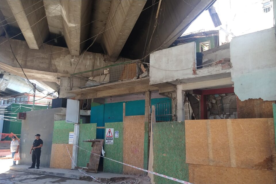 Derrumbaron por “error” viviendas en la Villa 31 y más de 30 familias quedaron en la calle