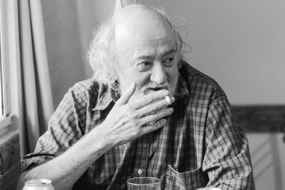 Murió Enrique Symns, el escritor y periodista “de este sitio inmundo”