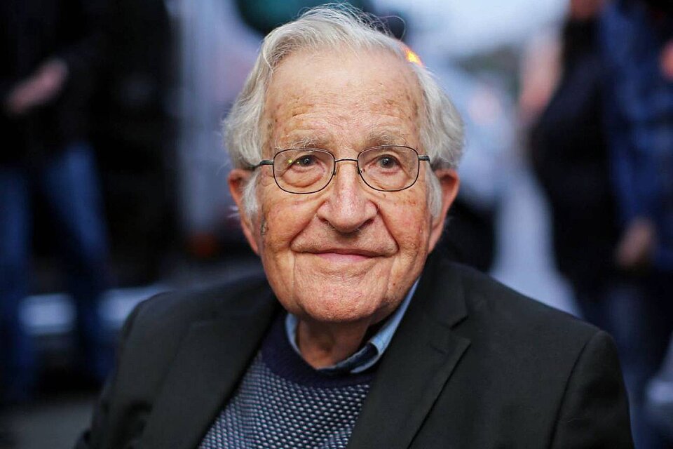 Para Chomsky, los países de América Latina “deberían ser sociedades prósperas y florecientes”