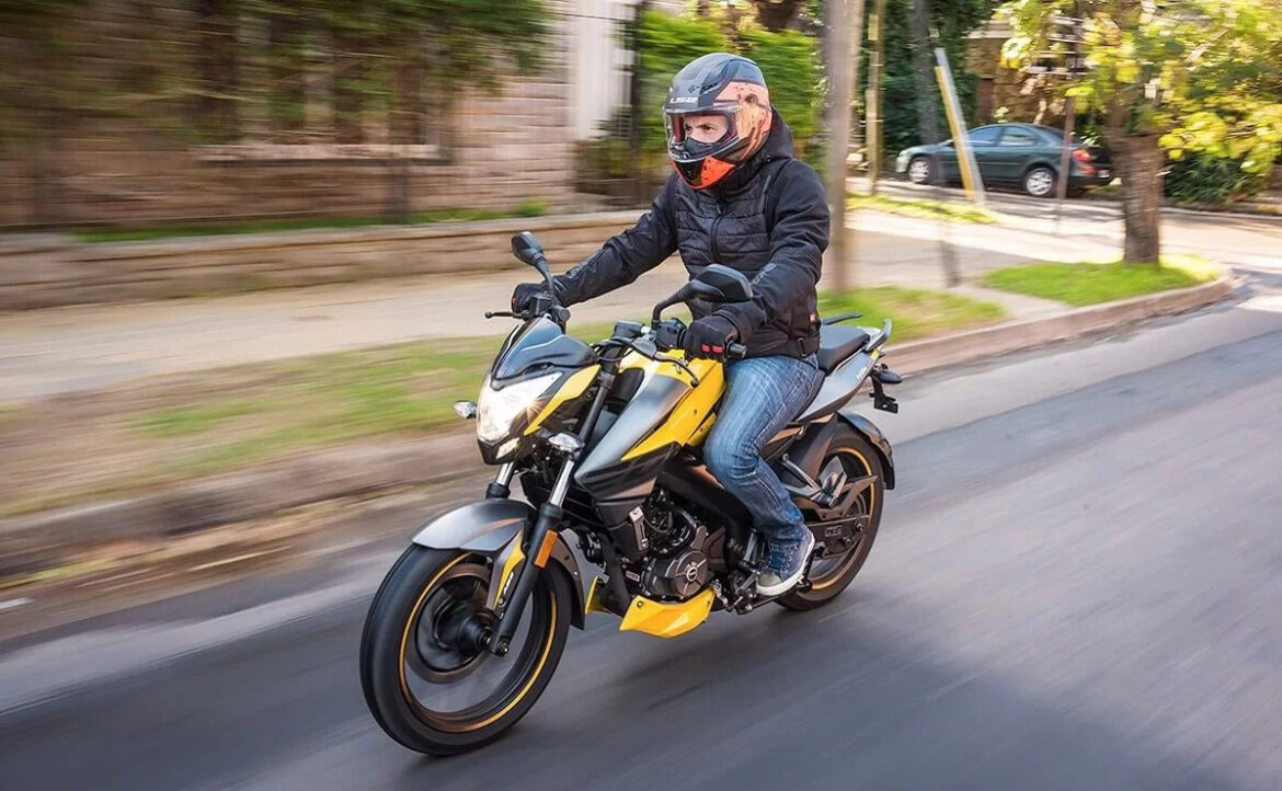 El flaco de la moto. Por Mónica Samaniego