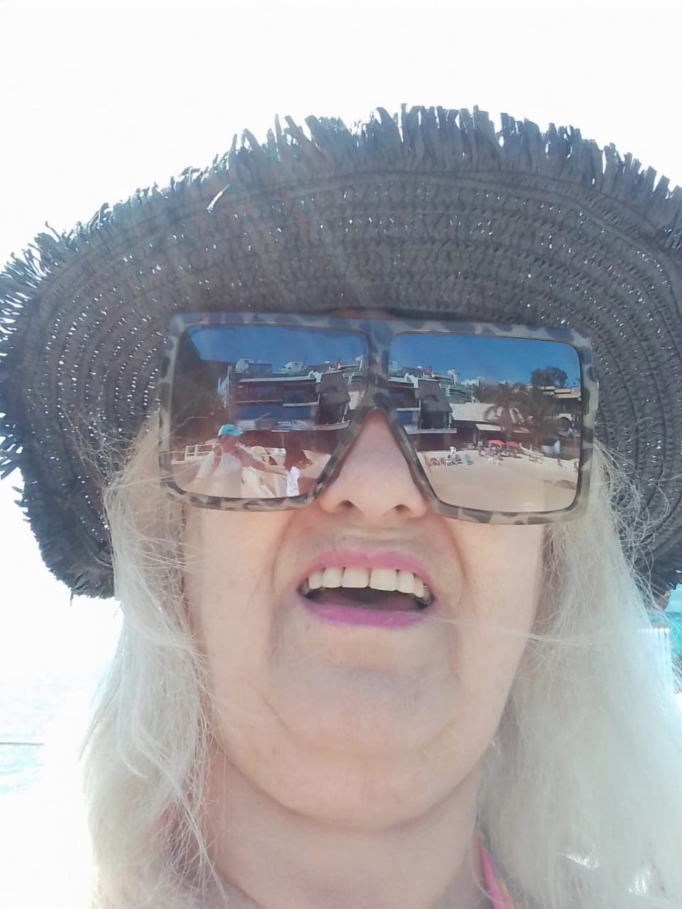 Por esas lunas. Por Gladi Sánchez