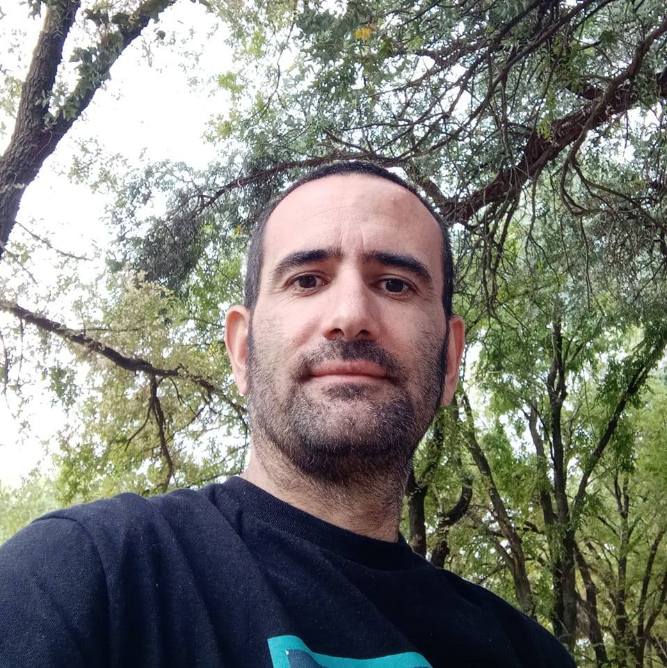 Poemas Resistir, Árbol seco y Aviso. Por Hugo Vargas