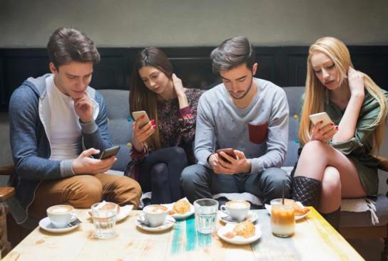 El holocausto del celular. Por Mariano Bucich