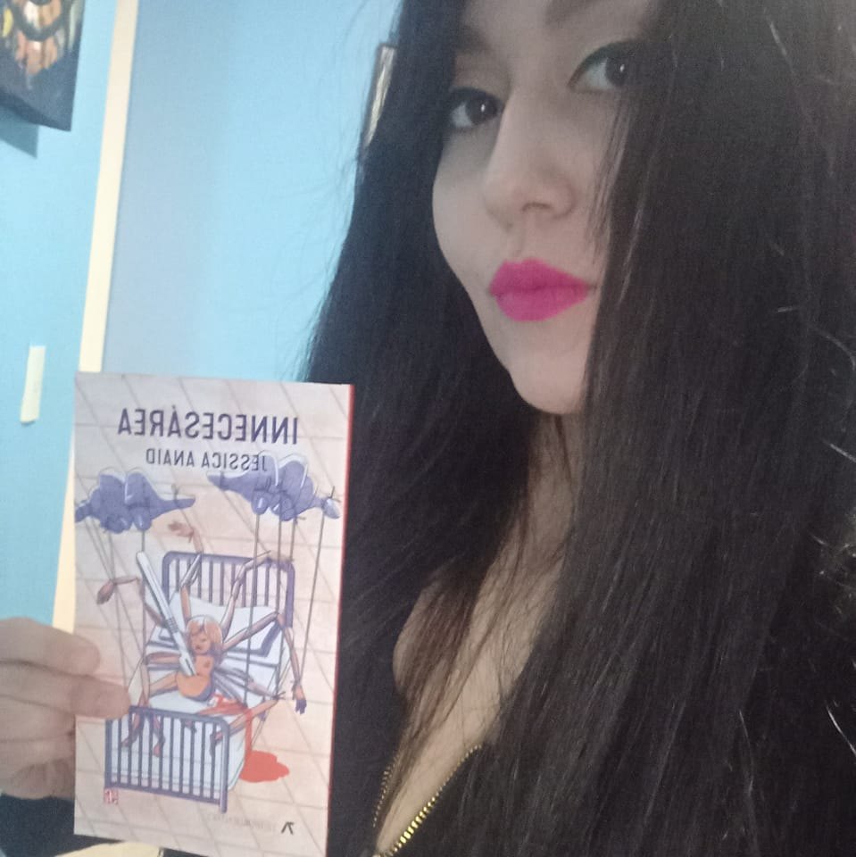 Innecesárea. Por Jessica Anaid