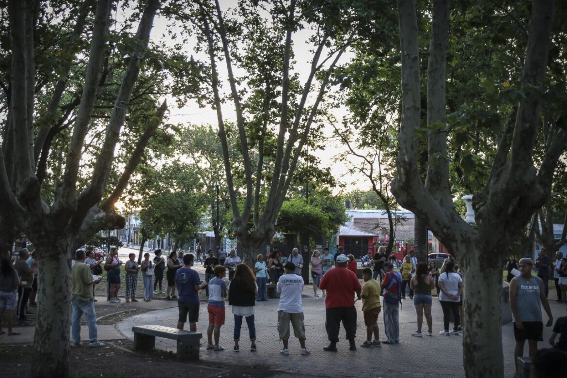 Asanblea y radio abierta en Claypole contra el DNU