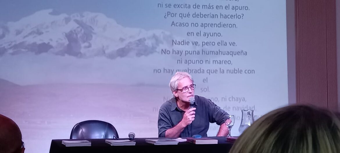 Juan Botana presenta un Festival de Poesía en el Museo del Libro y de la Lengua