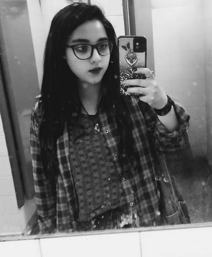 “La poesía de Salta hoy sigue siendo una expresión vibrante de la cultura y las tradiciones de la región”. Entrevista a María de los Ángeles Valencia. Por Juan Botana