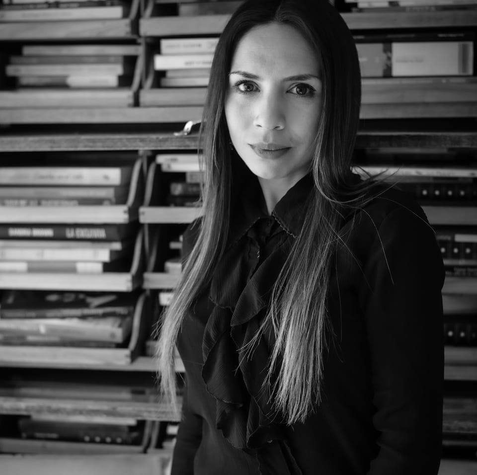 “Tengo un vínculo de mucha intimidad con los libros”. Entrevista a Lucía Cass. Por Juan Botana