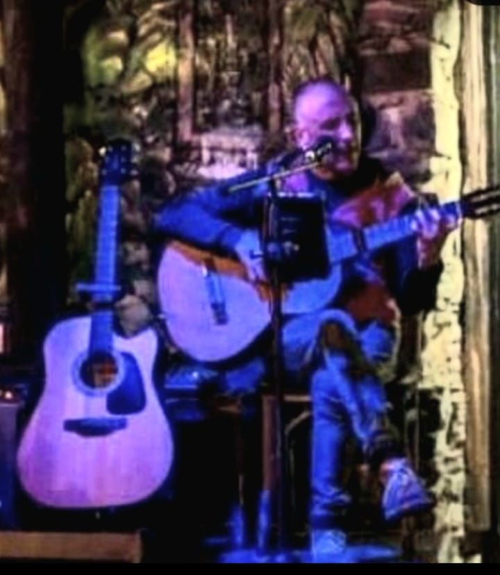 “Mi música viene de mis sombras cuando las ilumino”. Entrevista a Gabriel Maugeri. Por Juan Botana