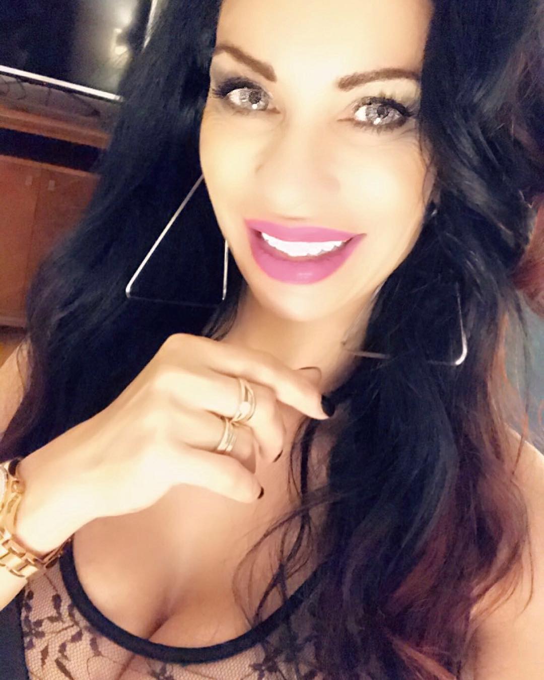 “Si no tenés dónde mostrar tu talento apostá a las redes sociales, que hoy son una gran herramienta al alcance de tus manos”. Entrevista a Greys Koch. Por Juan Botana