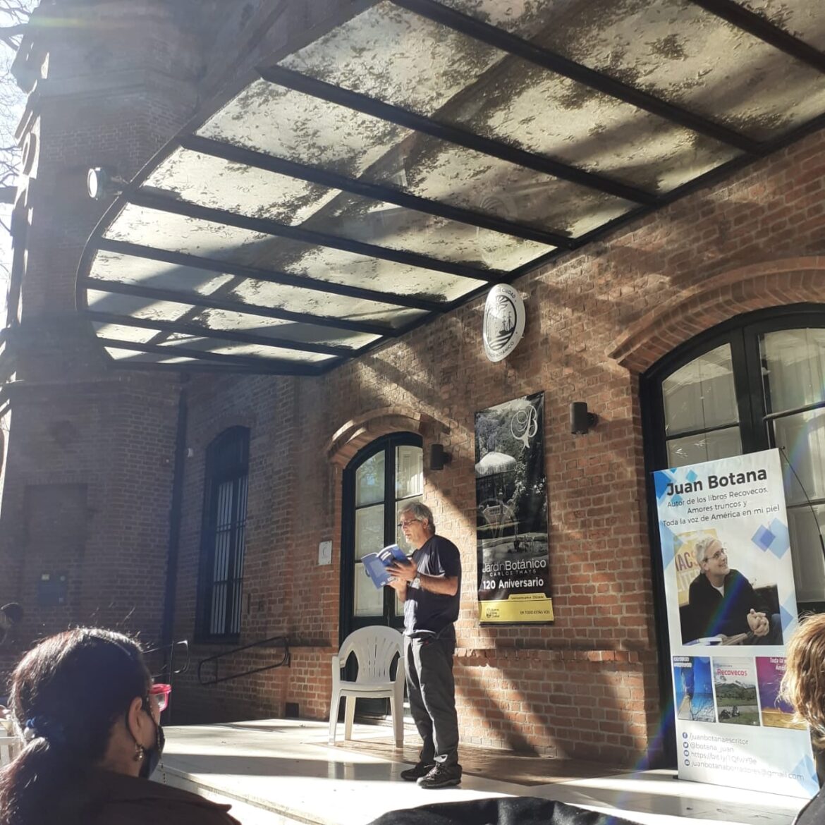 Presentación de Sin ojos que los miren en el Jardín Botánico Carlos Thays