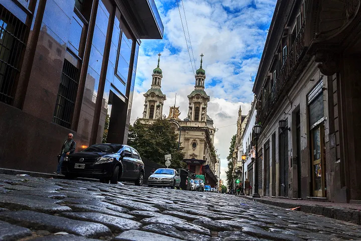 Monserrat. Por Juan Botana