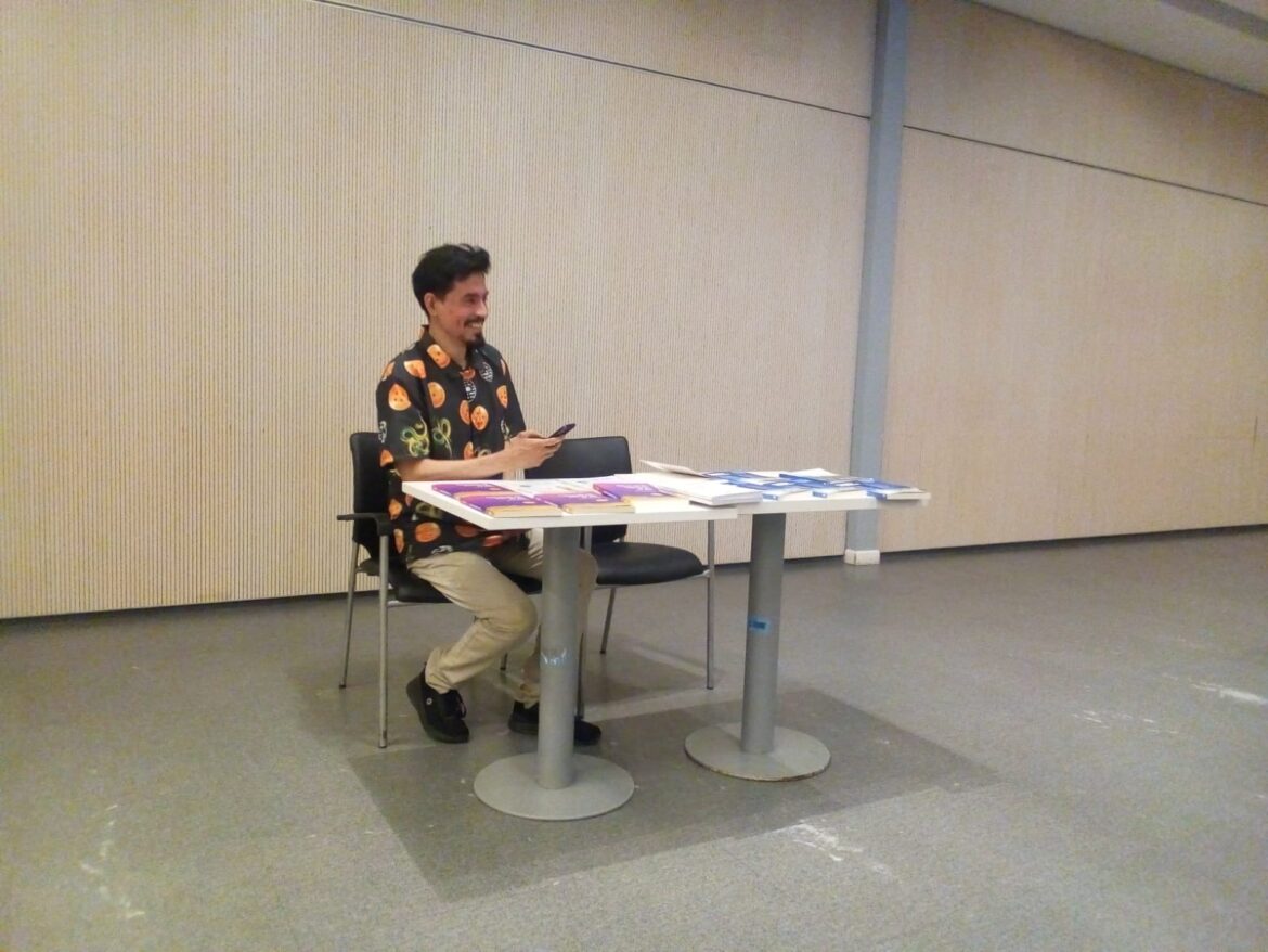 Juan Rouzek en el Festival de Poesía en el Palacio Lezama