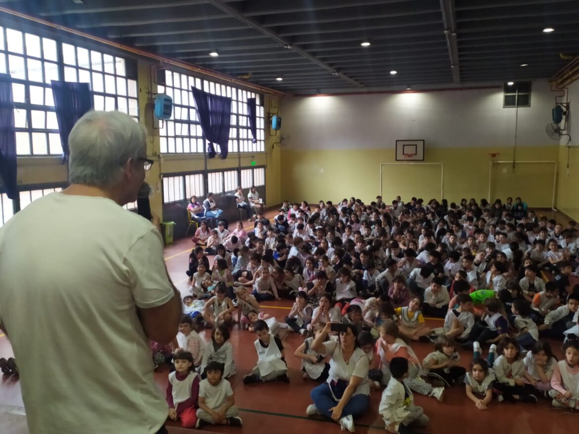 “Había montones de chicos”. Por Juan Botana