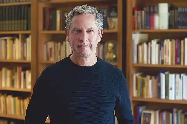 Libros de Guillermo Martínez. Por Nuria Gómez Videla