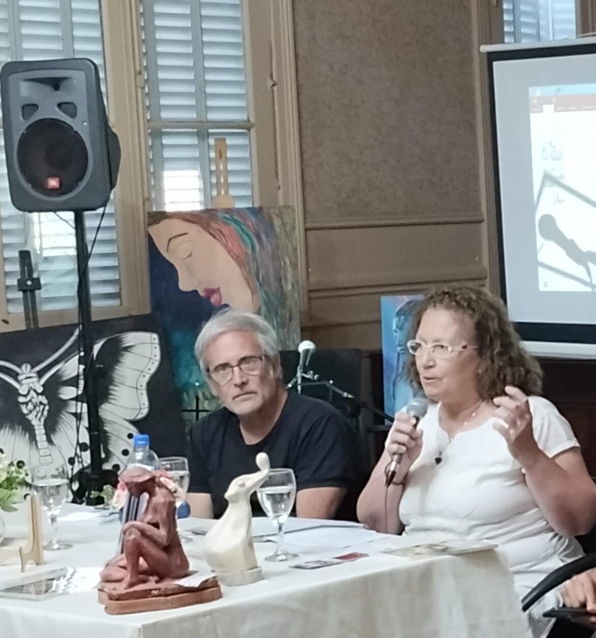 Juan Botana en el Honorable Consejo Deliberante de Campana: “Nunca tuve la sabiduría para comprender a las mujeres, pero quizás alguno de mis textos sí”