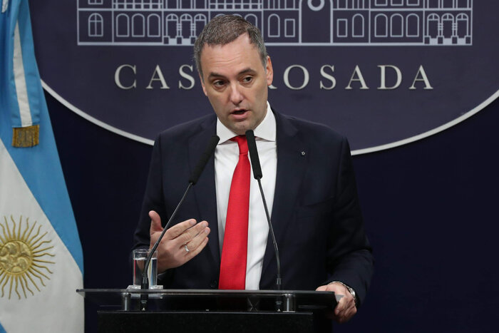 “Caso Adorni”: del avión oficial con su esposa a la imputación del jefe de Gabinete. Por Carlos Alberto Leiva