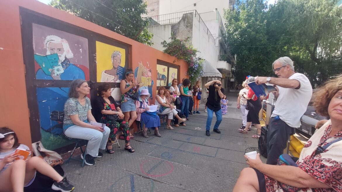 Juan Botana en el Festival de Poesía en la Biblioteca del Puente: “Amar siempre es de a dos”