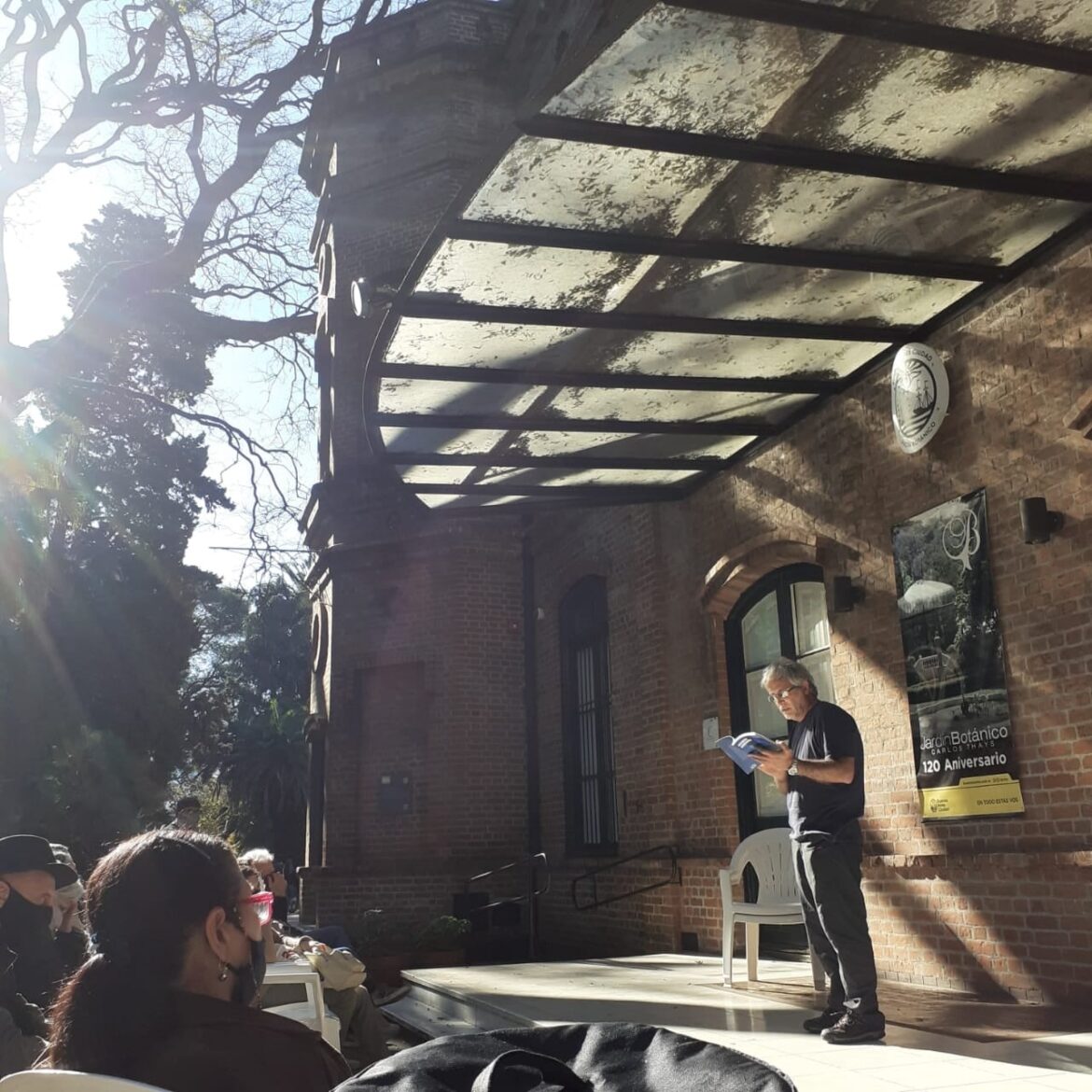 Vuelve el Festival de Poesía de Juan Botana al Jardín Botánico. Por Edgardo Solano