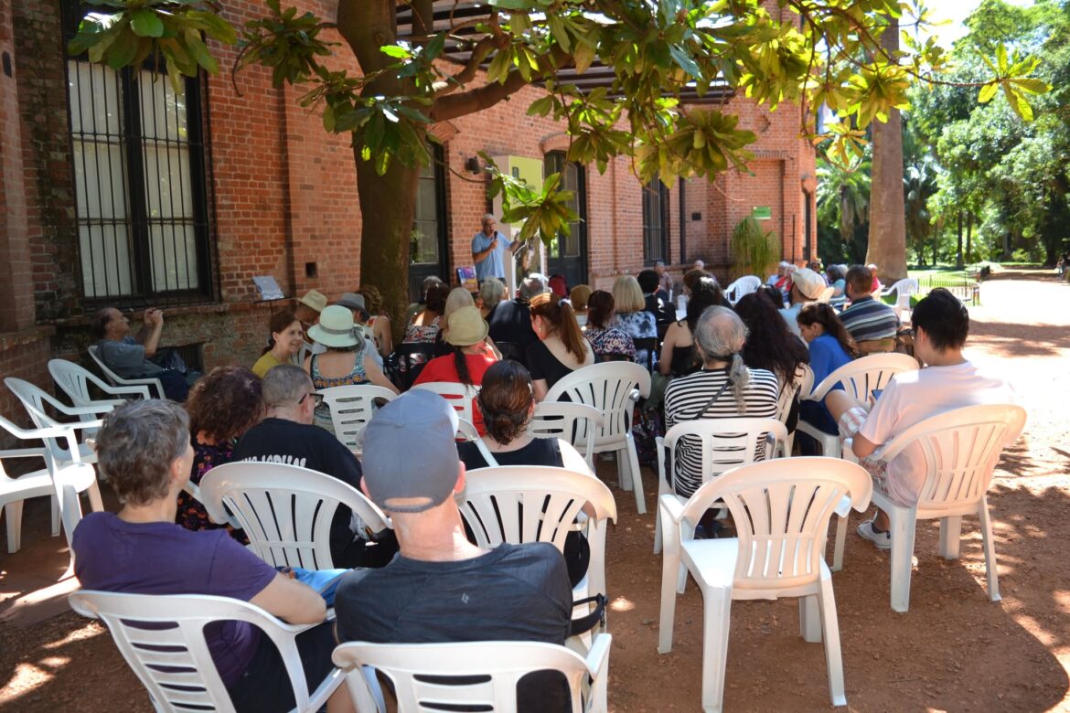 Juan Botana presenta “Flores plebeyas”