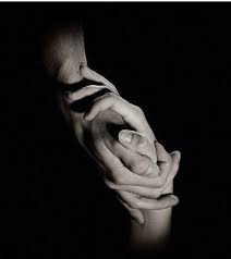 No sueltes mi mano. Por Gabriel Palleres