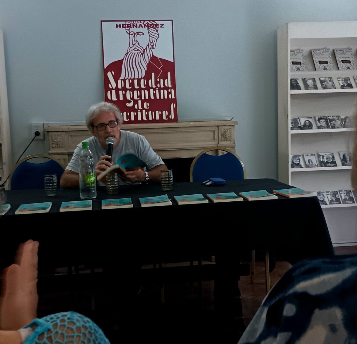 Juan Botana presentó “Flores plebeyas” en la Sade Nacional