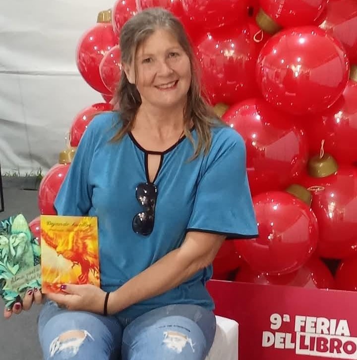 “Para mi la poesía es lo que trasciende el sentir con lo soñado, son palabras dichas con el alma”