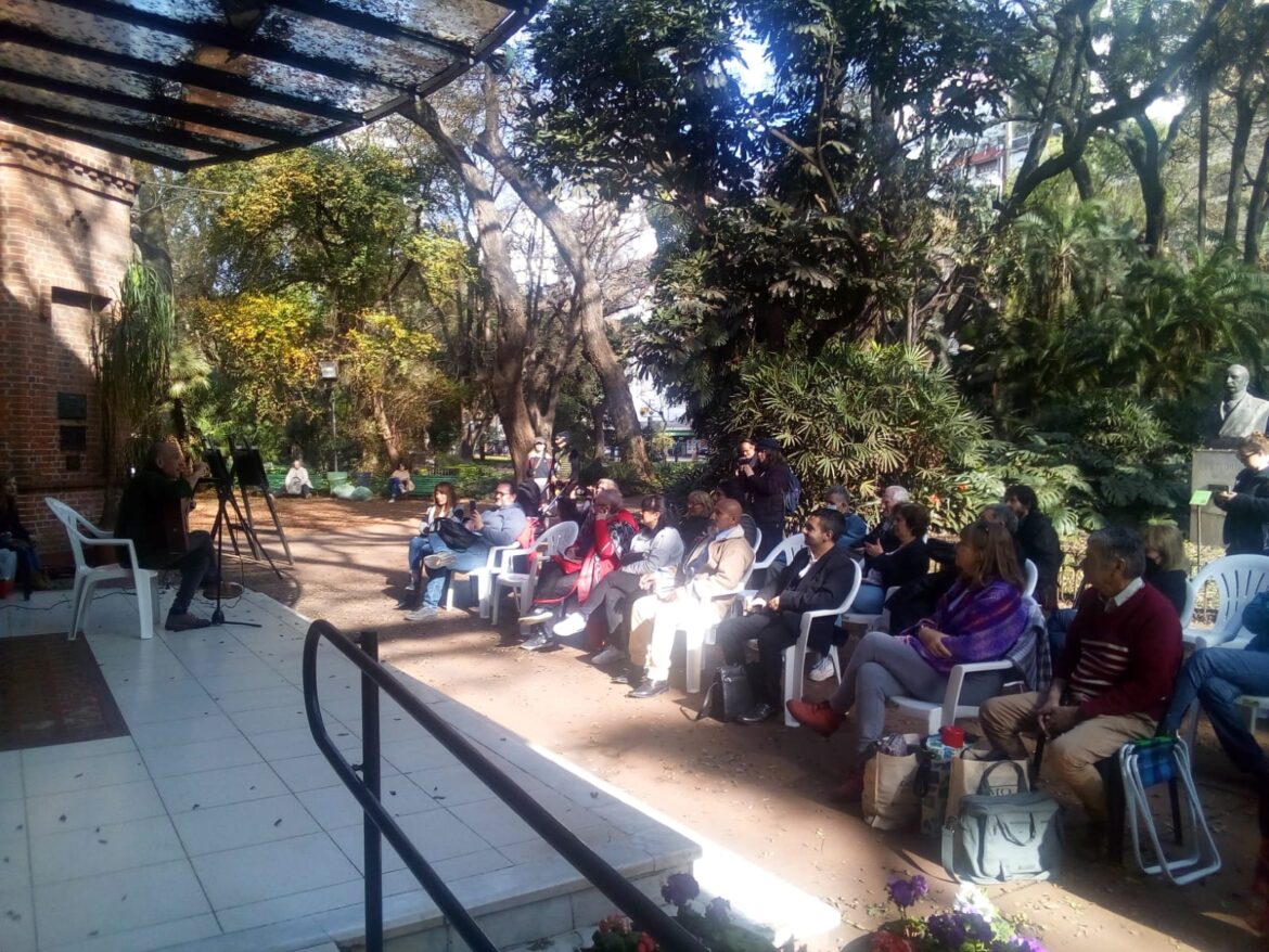 El Festival de Poesía de Juan Botana suma dos fechas en el Jardín Botánico. Por Edgardo Solano