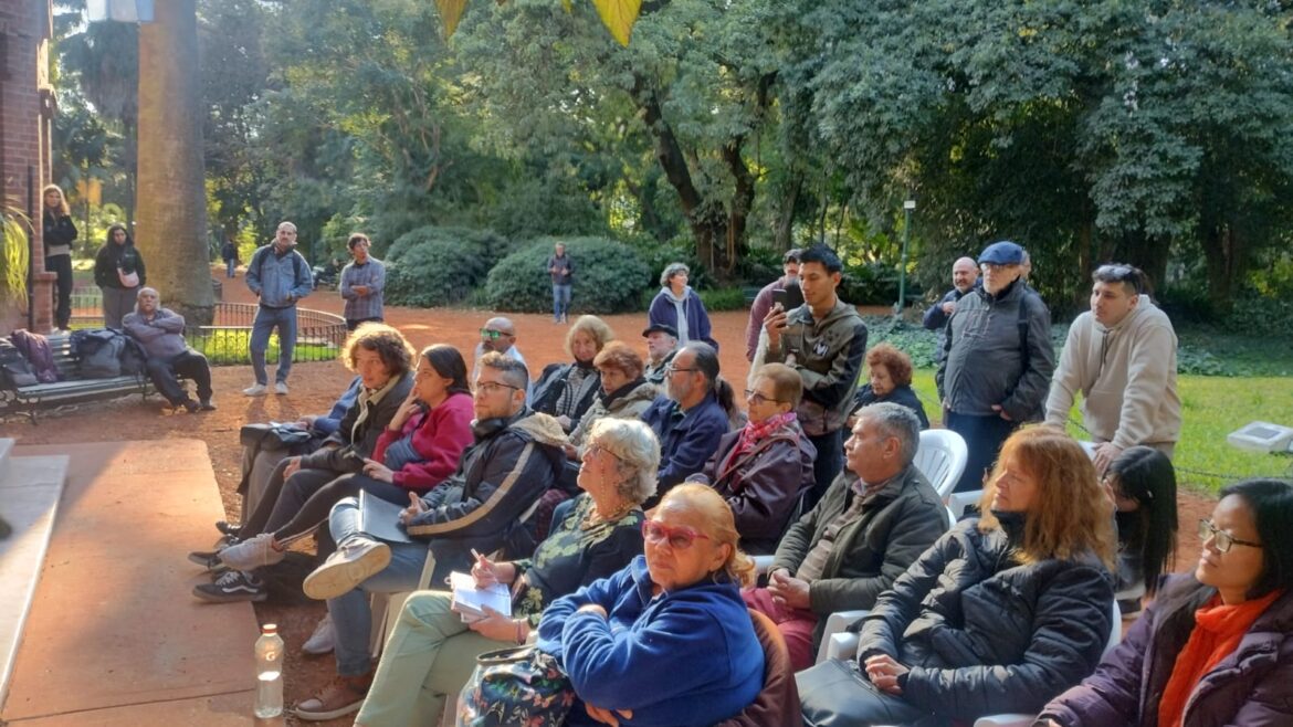 Montones de poetas participaron del Festival de Poesía de Juan Botana en el Jardín Botánico