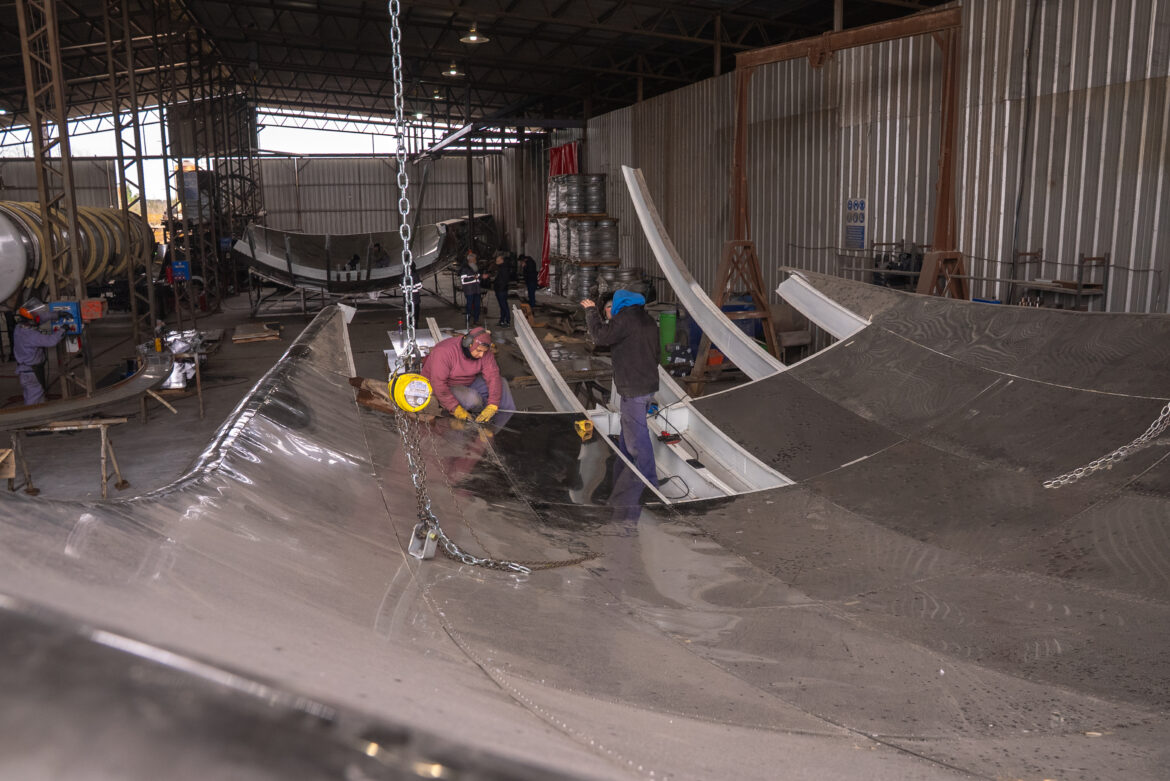 Avanza la puesta en valor de la Floralis: así es su reparación