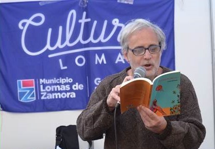 El Festival de Poesía de Juan Botana en las calles de Banfield