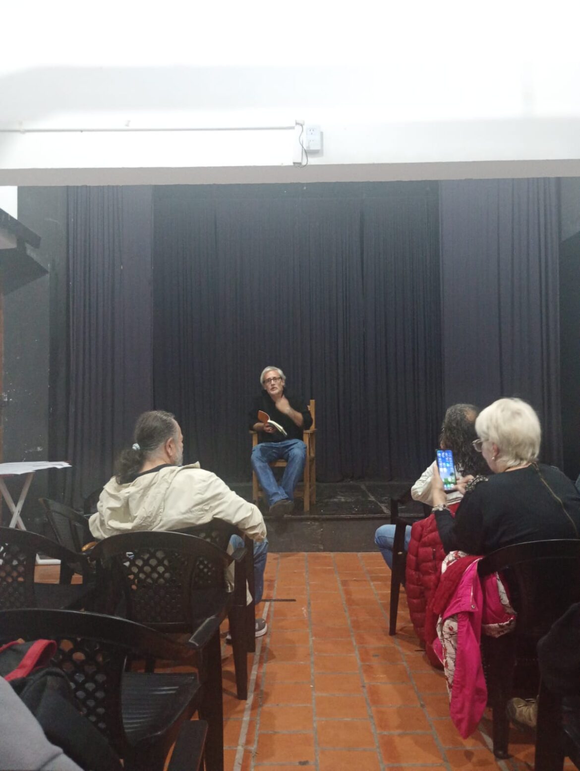 Cómo se construye una imagen de autor. Por Juan Botana