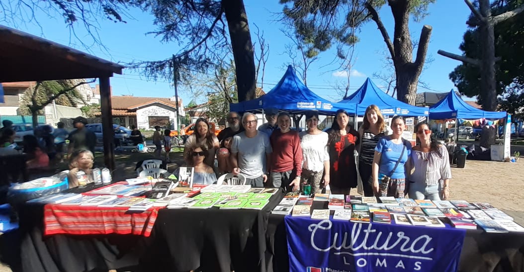 El Festival de Poesía de Juan Botana llenó de magia la Plaza Colón de Temperley