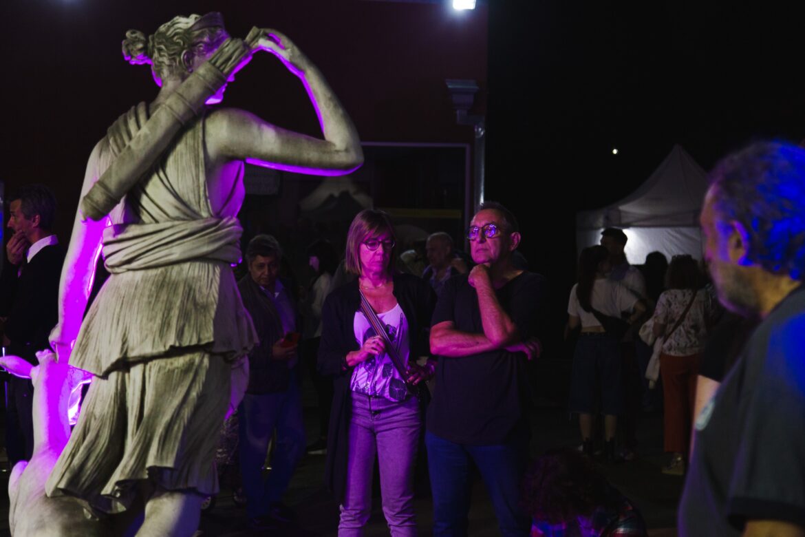 La Ciudad celebra la reapertura del MOA con una noche mágica para los amantes de los monumentos y esculturas
